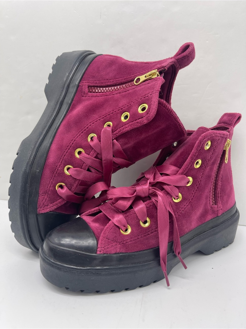 Converse WMNS A05442C
CTAS LUGGED LIFT H LEGEND BERRY/BLACK/BLACK Sneakers - Picture 16 of 16